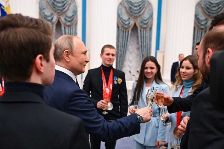 "Фу, як огидно". Вчинок "нової коханки Путіна" назвали "ганьбою" і "дном"