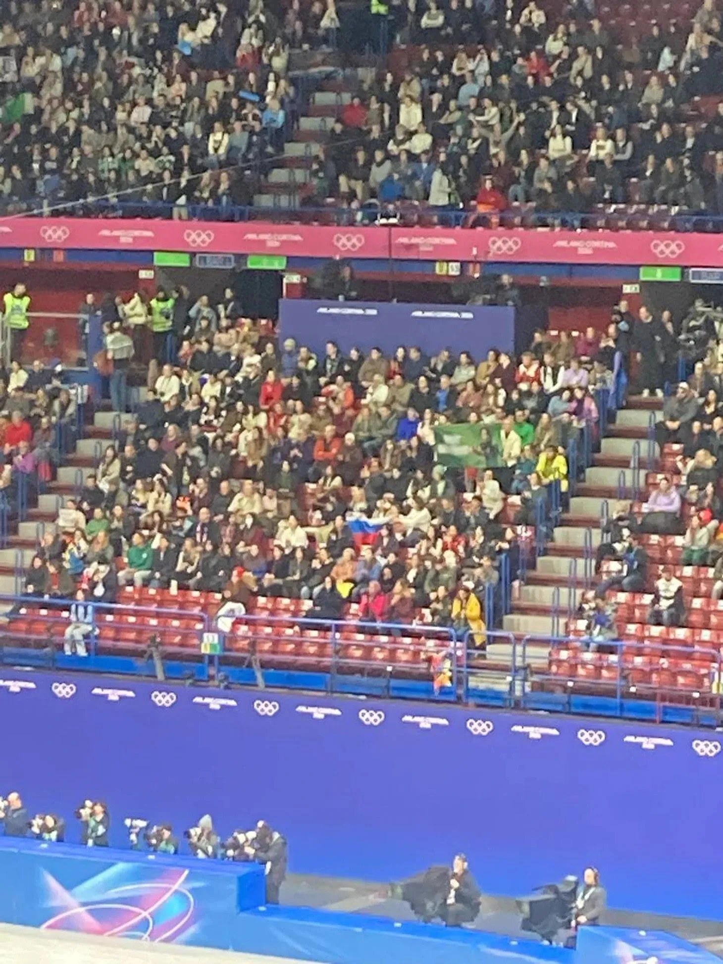 Росіяни на ОІ-2026 пронесли прапор заради свого фігуриста-чемпіона. У підсумку він програв українцю