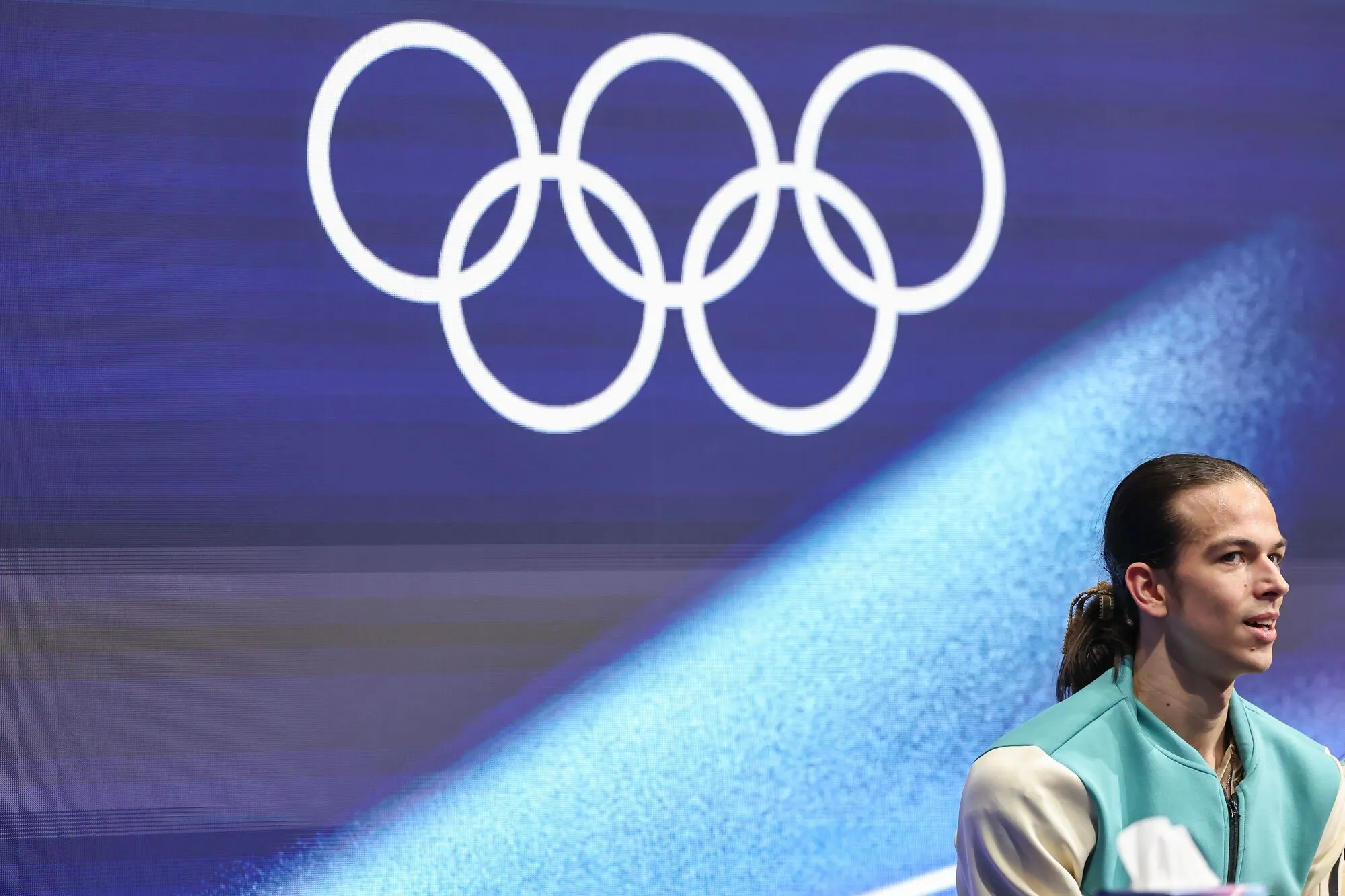 Росіяни на ОІ-2026 пронесли прапор заради свого фігуриста-чемпіона. У підсумку він програв українцю