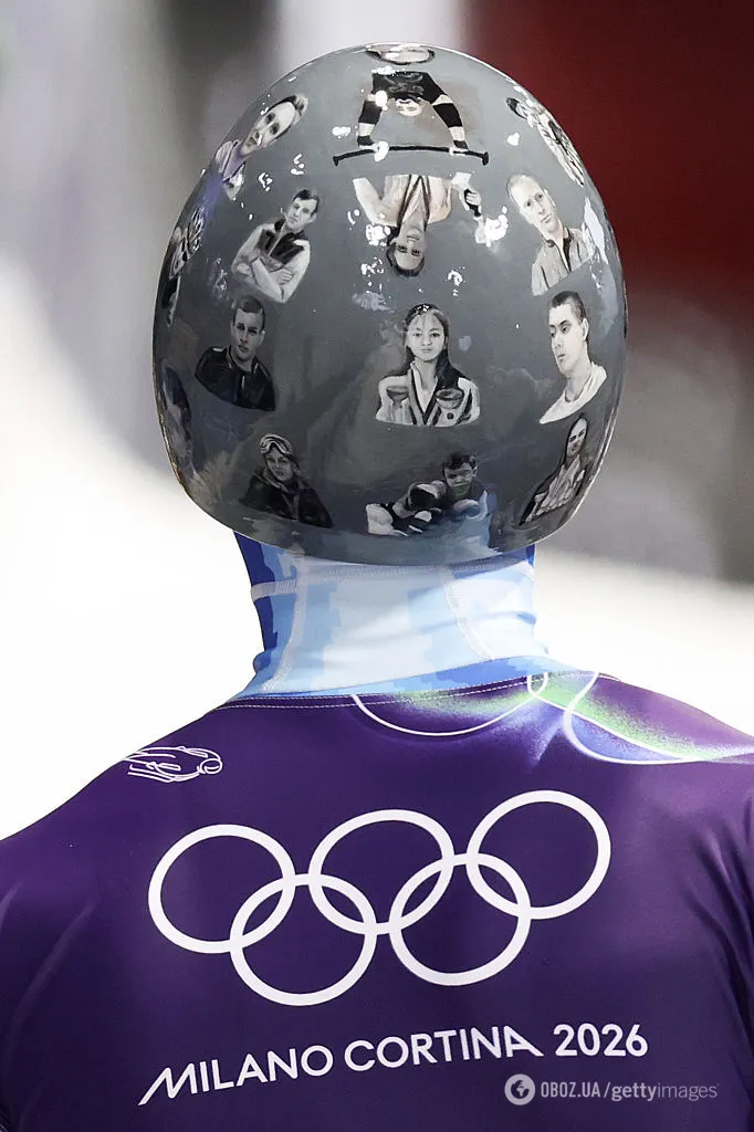 Лидер сборной Украины наплевал на запрет МОК и вышел на арену ОИ-2026 в "шлеме памяти". Фотофакт