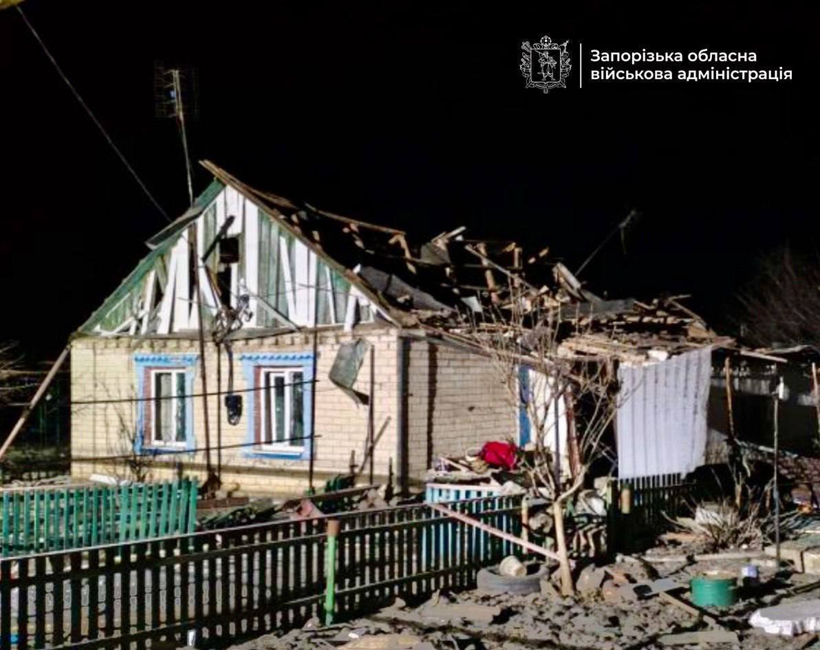 Окупанти вдарили по Вільнянську на Запоріжжі: поранені четверо людей, серед них маленька дитина. Фото
