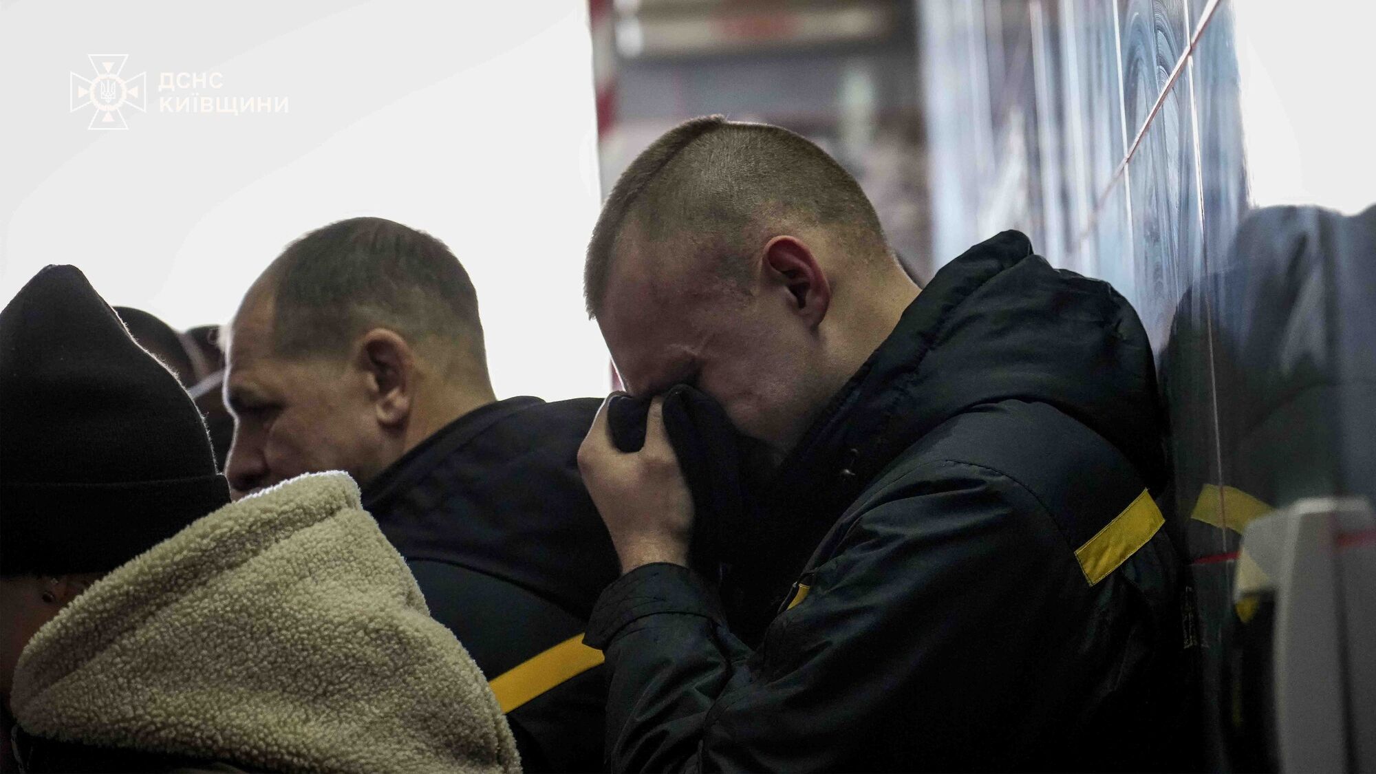 На Киевщине попрощались со спасателем Михаилом Проценко, который погиб во время ликвидации последствий обстрела РФ. Фото и видео