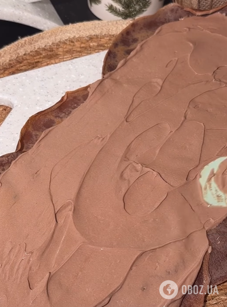 Шоколадний рулет з млинців до чаю: ділимось рецептом оригінального десерту