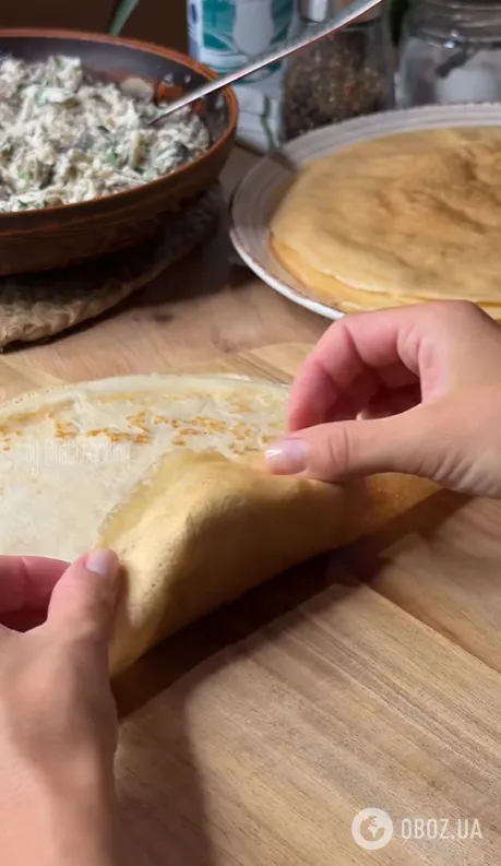 Сытные блины с курицей и грибами: сделайте тесто на айране