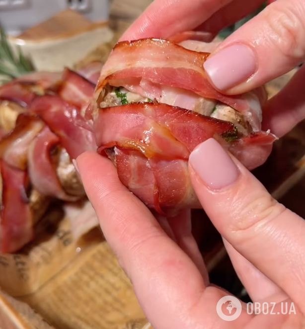 Вкуснее, чем мясо: сочные фаршированные шампиньоны сыром и беконом для праздничного стола