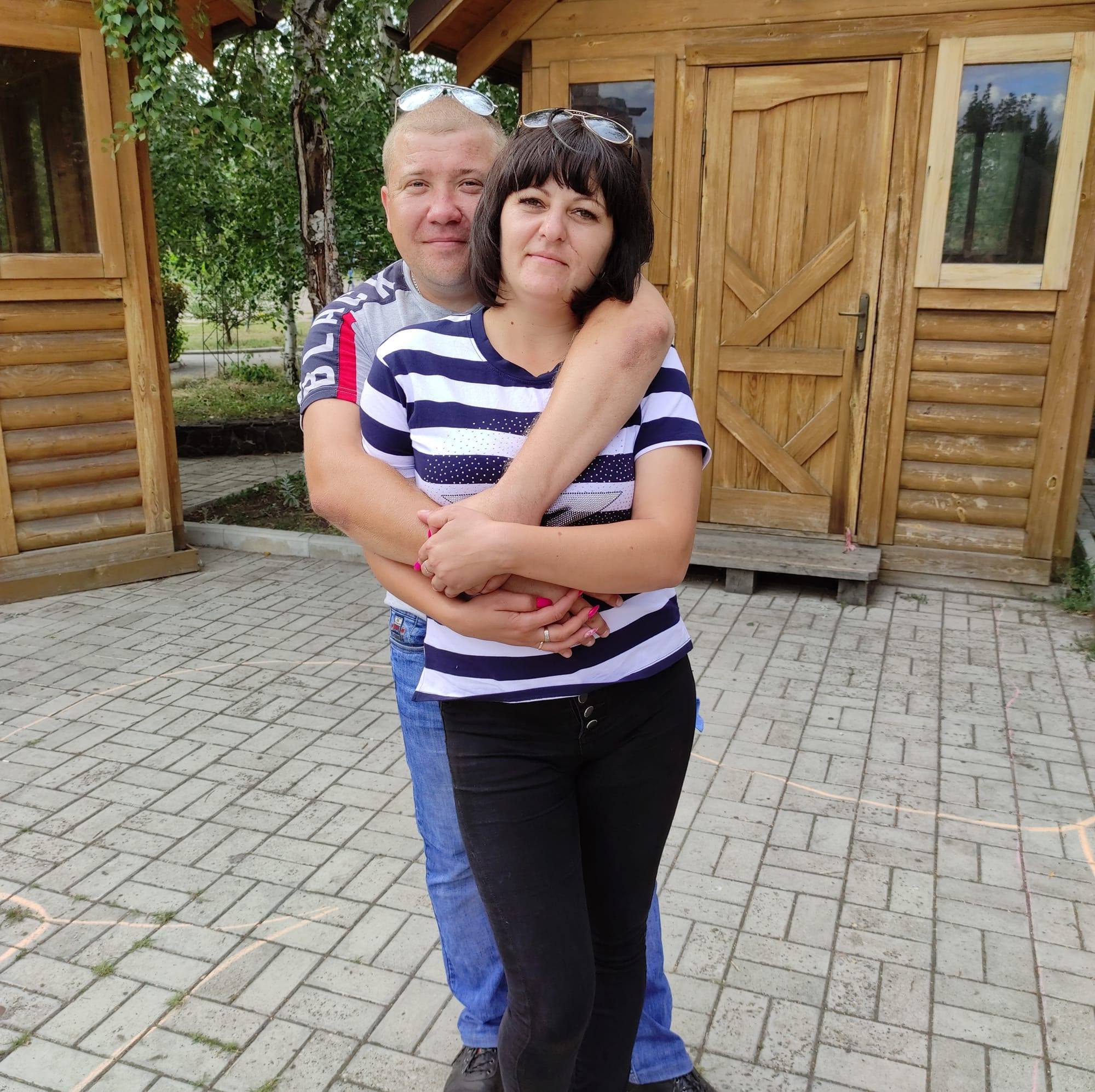 Переїхали в будинок на початку повномасштабної війни: у Слов'янську Росія вбила КАБом маму з донькою-школяркою