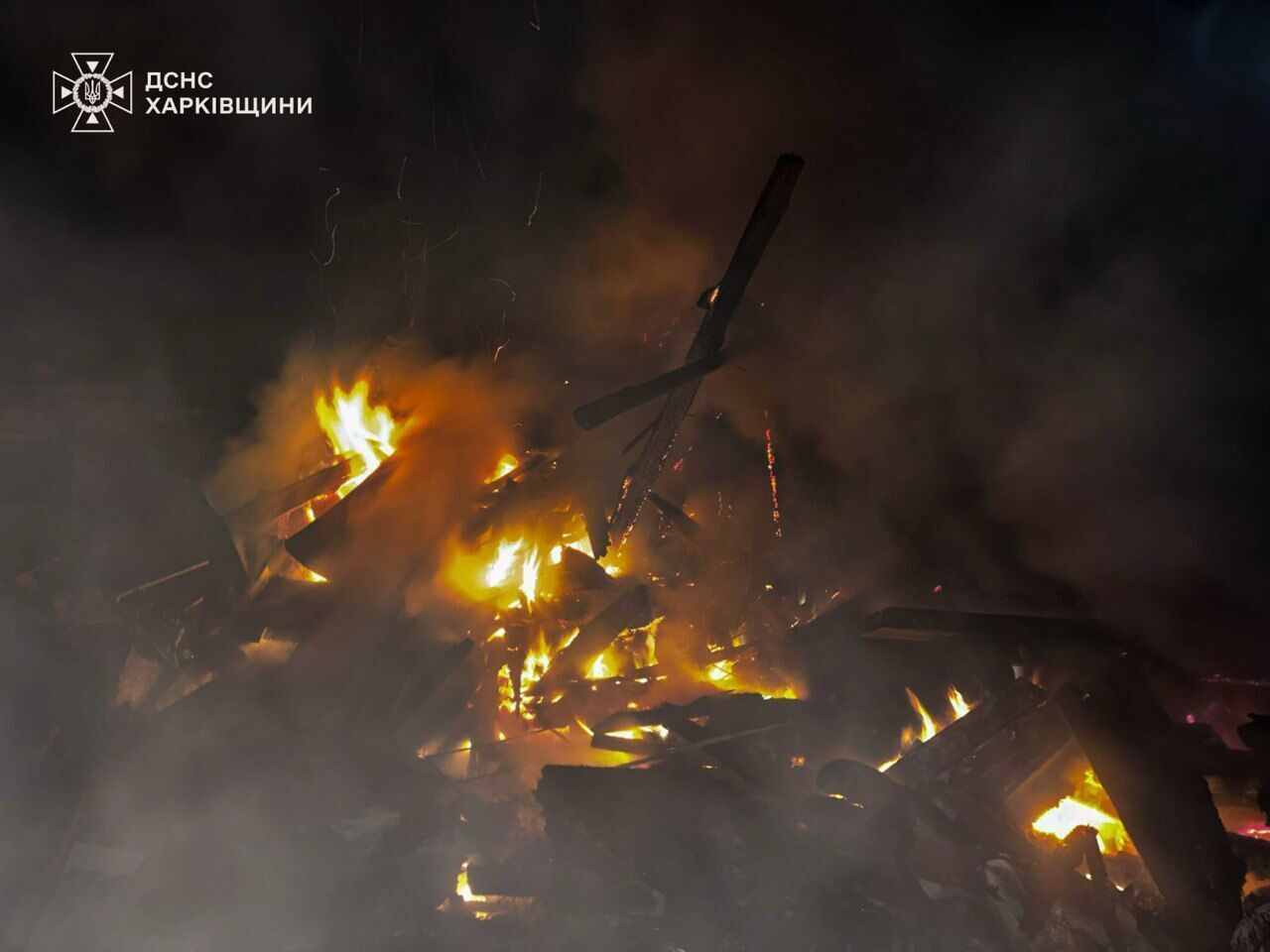 В Богодухове на Харьковщине российский дрон убил троих детей и ранил беременную женщину. Фото и видео