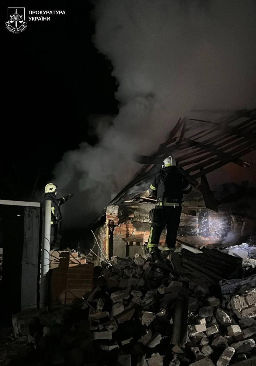 В Богодухове на Харьковщине российский дрон убил троих детей и отца,  ранил беременную женщину. Фото и видео