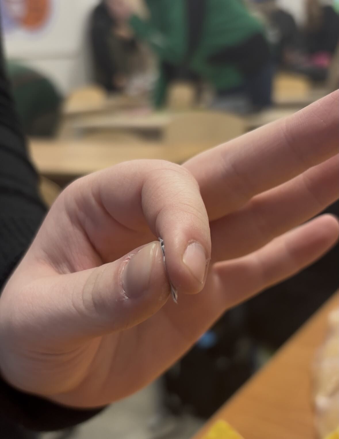 "Геніально! Цьому учню – автоматично 12 балів!" Українців вразила винахідливість школярів, яким офіційно дозволили підглядати в шпаргалки