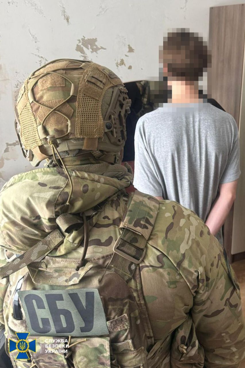 "Прикривався" родичами: СБУ затримала російського шпигуна, який намагався вистежити партизанське підпілля ССО. Фото