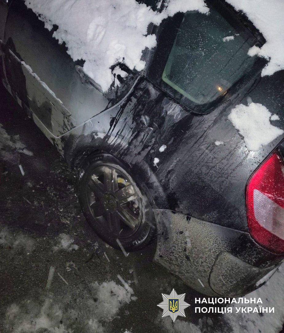 В Киеве мужчина поджигал авто ради развлечения. Подробности и фото