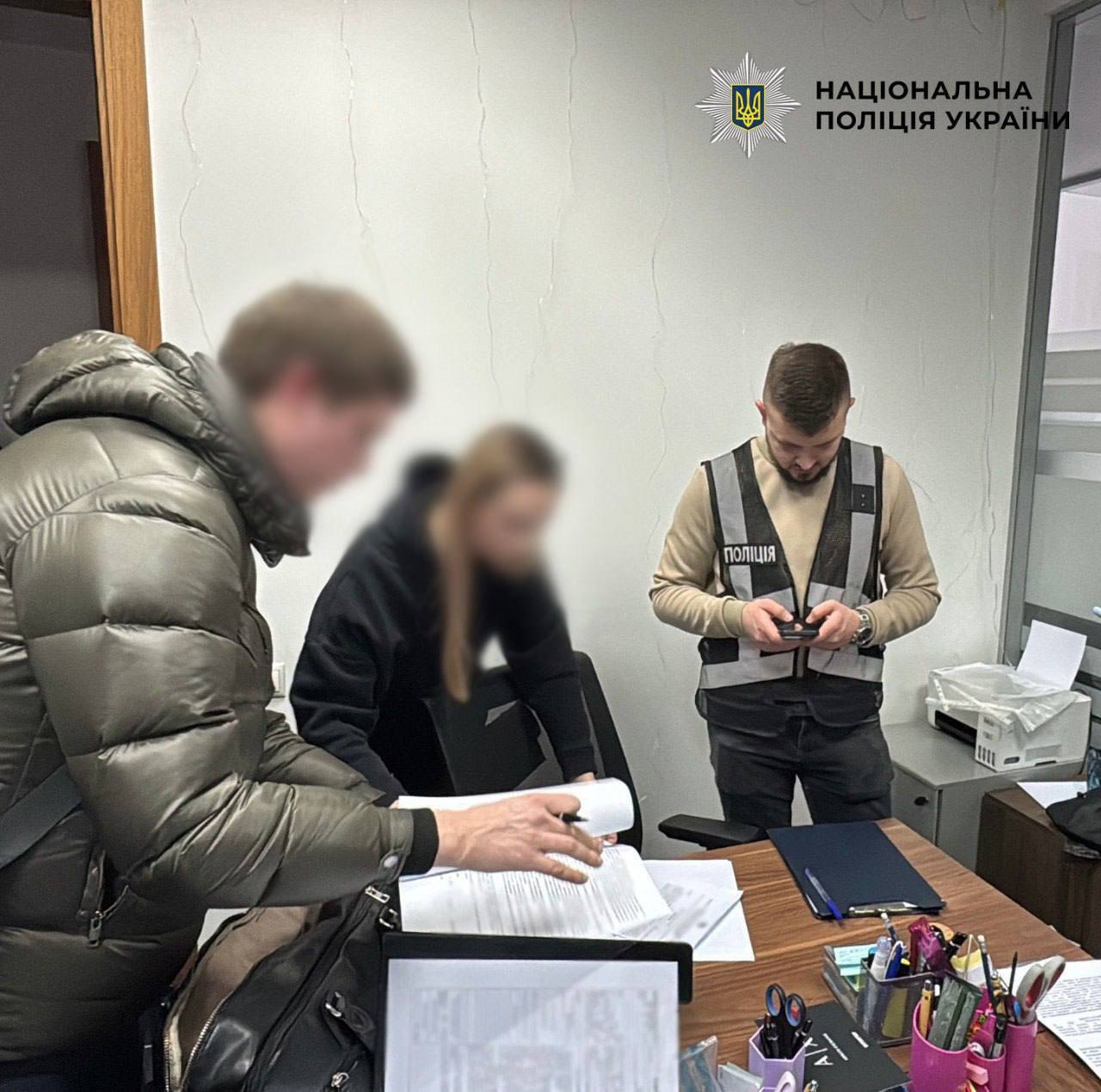 У Києві підприємець налагодив схему легалізації іноземців в Україні під виглядом волонтерства. Відео та фото