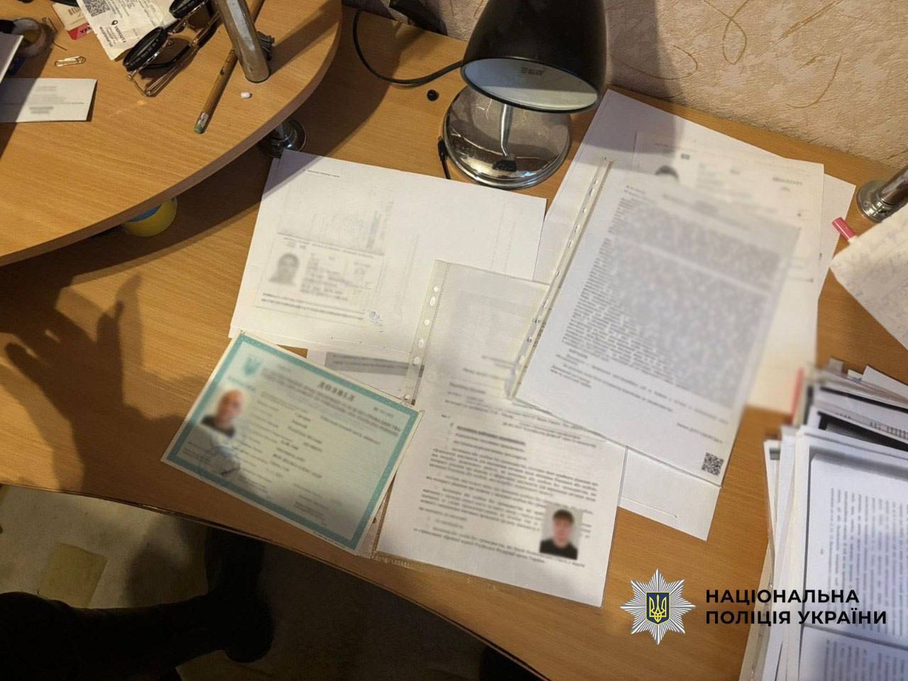 У Києві підприємець налагодив схему легалізації іноземців в Україні під виглядом волонтерства. Відео та фото