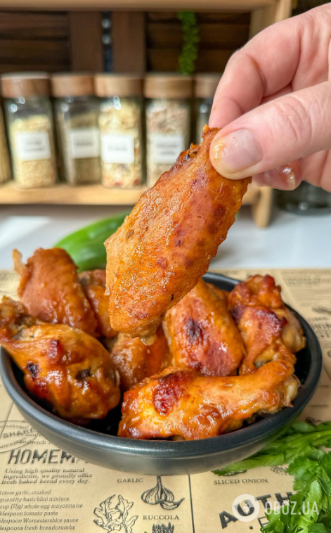 Хрусткі та золотисті крила в маринаді з медом: готуються в духовці