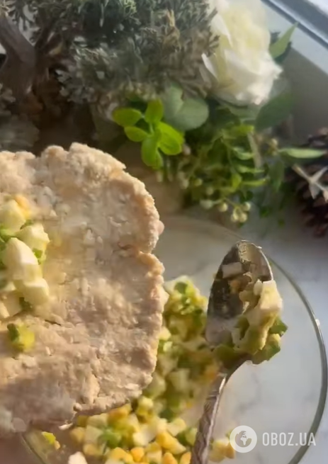 Вкусные жареные пирожки с яйцами и зеленью: готовятся за считанные минуты