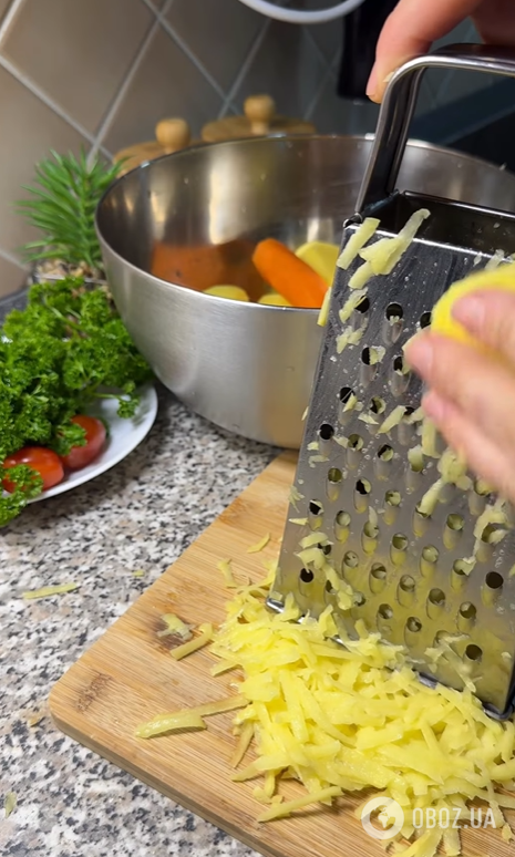 Смачна запіканка з натертої картоплі: додайте всередину улюблену начинку