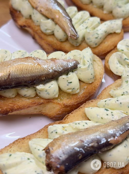 Бутерброды со шпротами по-новому: делимся оригинальным рецептом