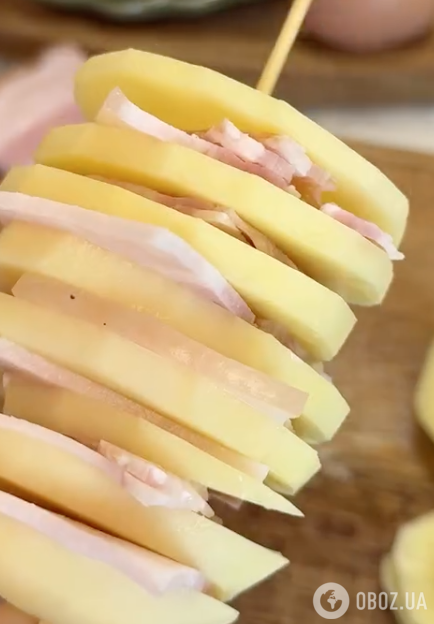 Как вкусно запечь картофель: рецепт очень сытного блюда за 20 минут