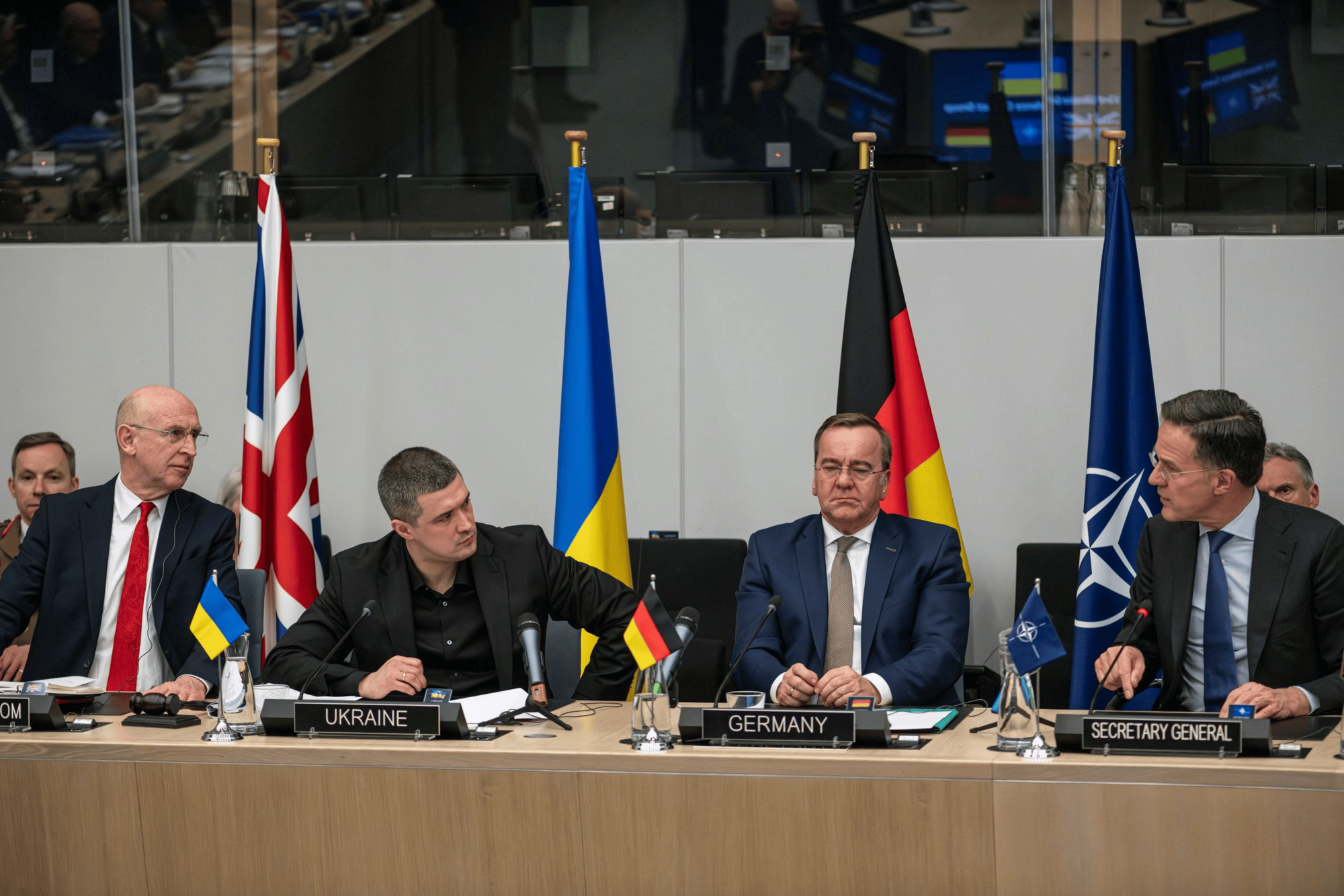 Партнери анонсували майже $38 млрд оборонної допомоги: Федоров підбив підсумки "Рамштайну". Відео