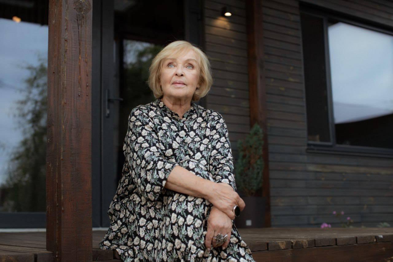 88-летняя Ада Роговцева снова "слегла" после месяца изнурительной болезни: что известно о состоянии легендарной актрисы