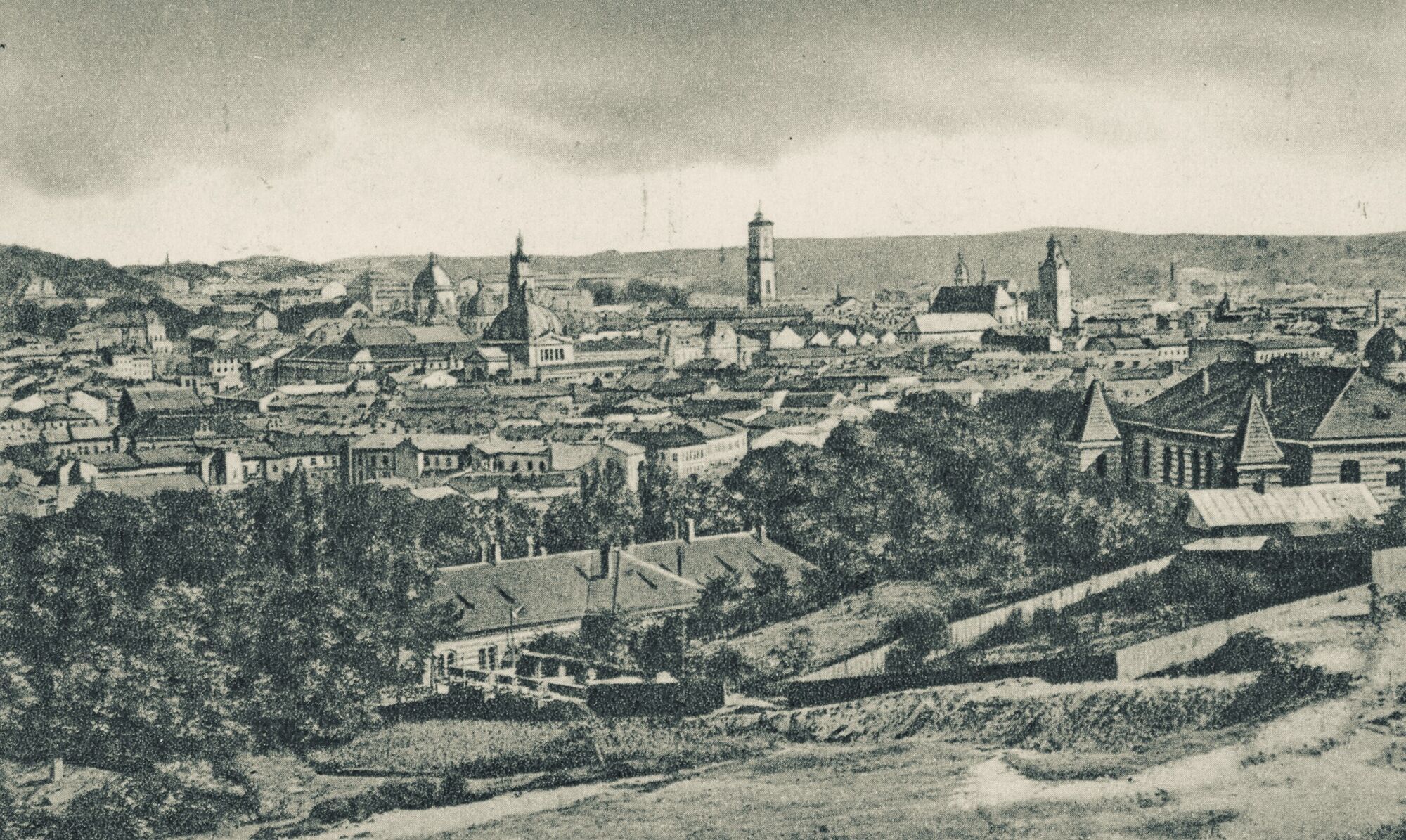 Как картины: в сети показали фото старинного Львова