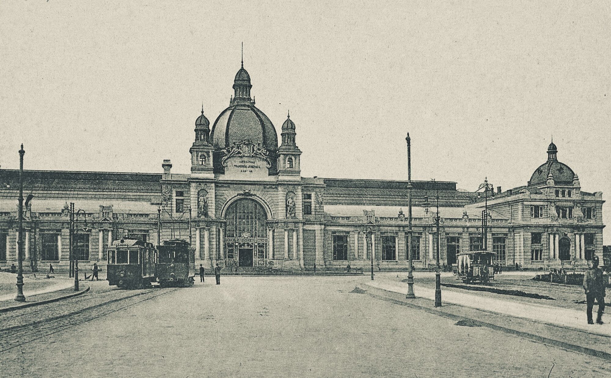 Как картины: в сети показали фото старинного Львова