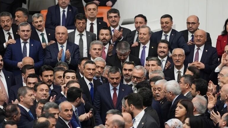 В парламенте Турции произошломассовоє побоище: что не поделили. Видео