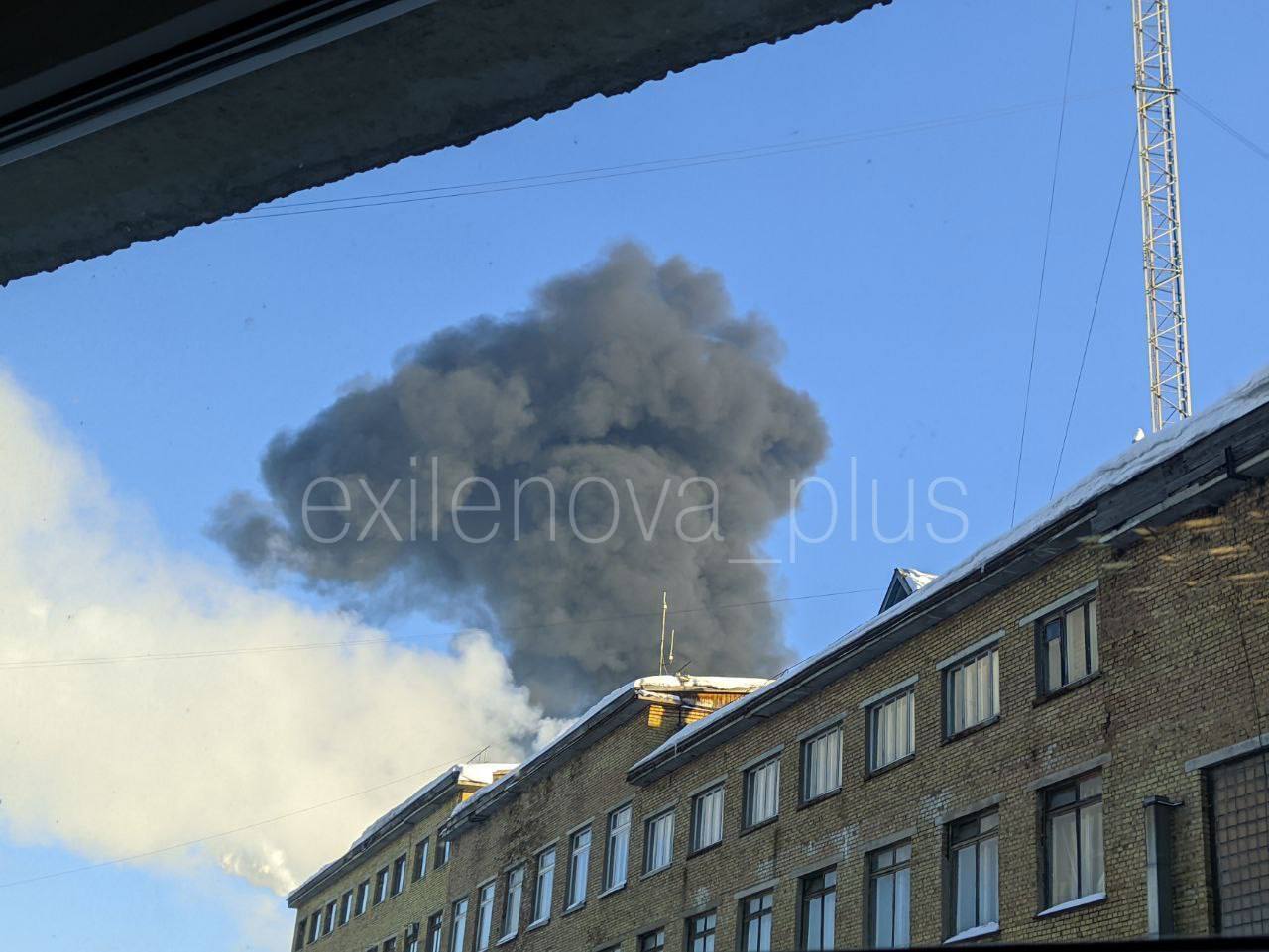 Столб дыма виден издалека: в Республике Коми поражен НПЗ. Фото и видео