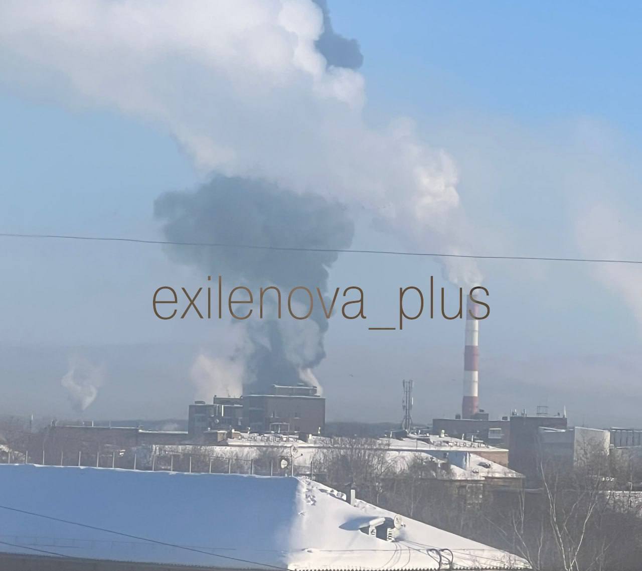 Столб дыма виден издалека: в Республике Коми поражен НПЗ. Фото и видео