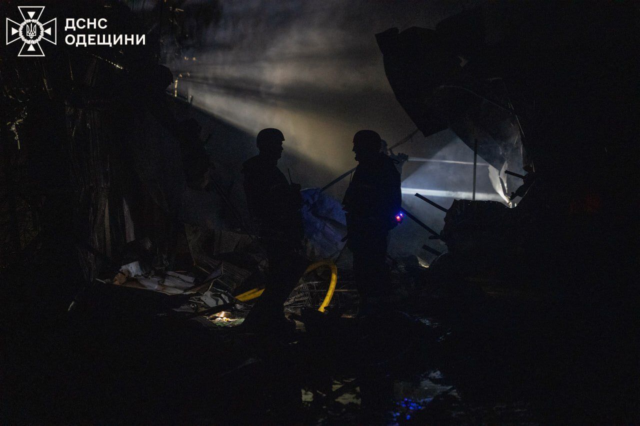 Россия атаковала Одессу ударными дронами: поврежден объект инфраструктуры, есть пострадавший. Фото и видео