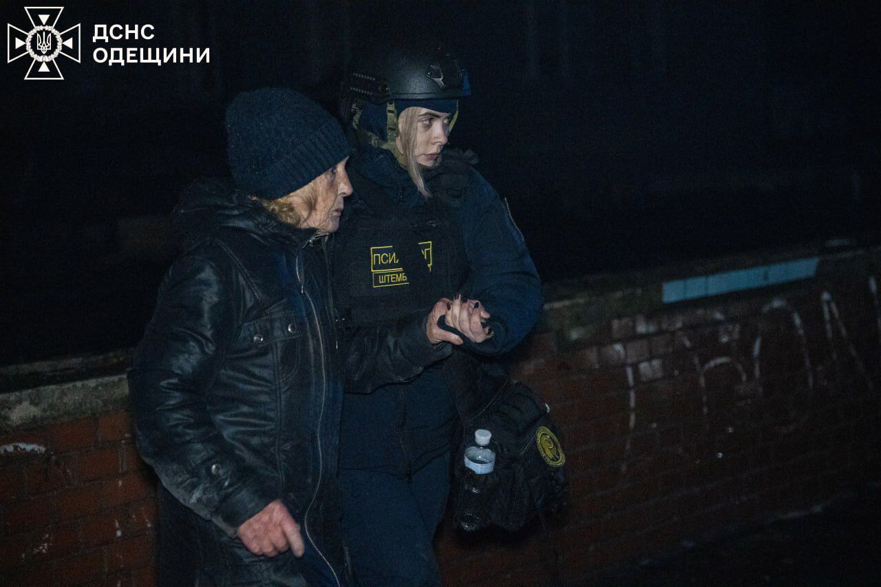 Россия атаковала Одессу ударными дронами: поврежден объект инфраструктуры, есть пострадавший. Фото и видео