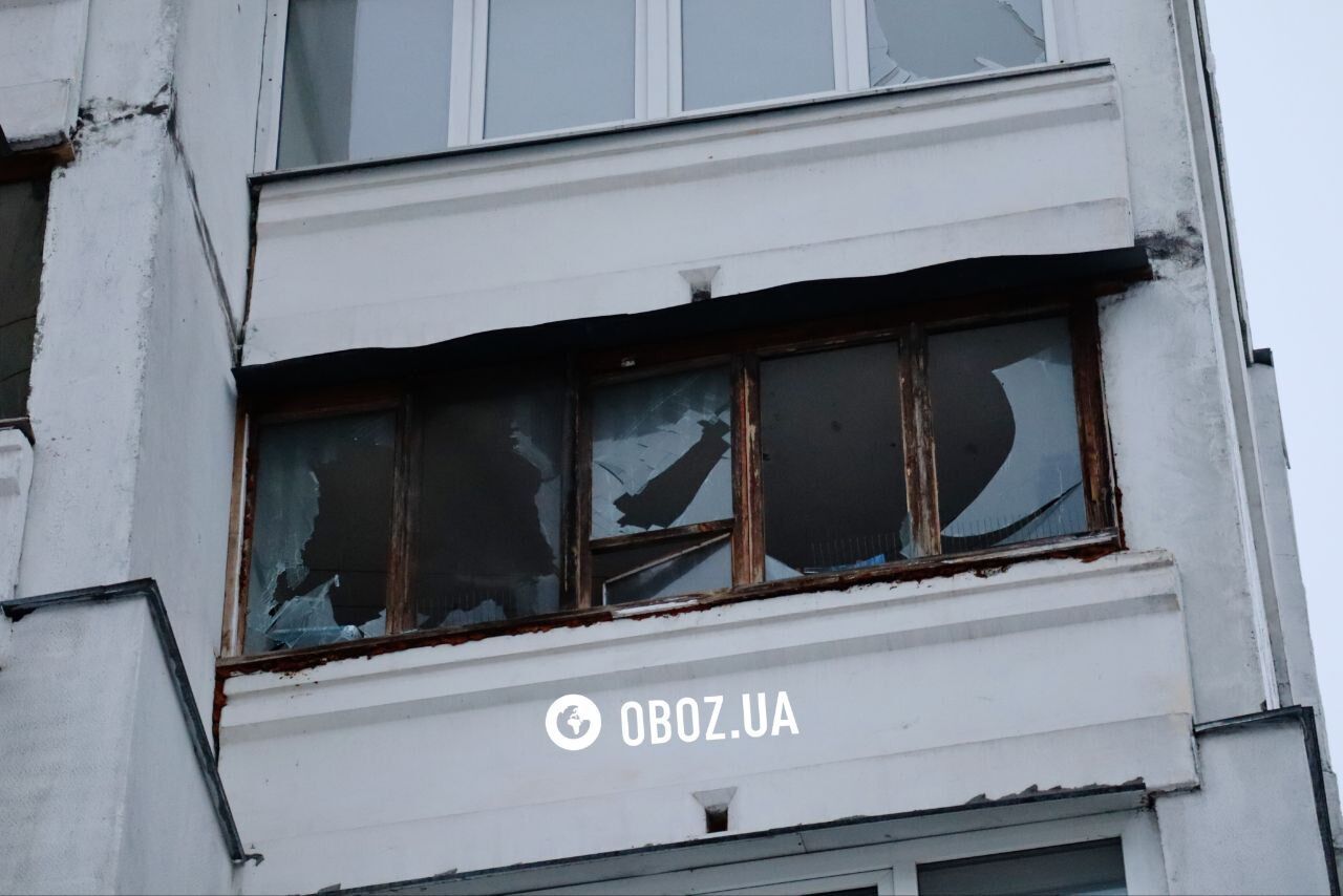 Повреждена многоэтажка: последствия очередной атаки РФ в Дарницком районе Киева. Фото и видео