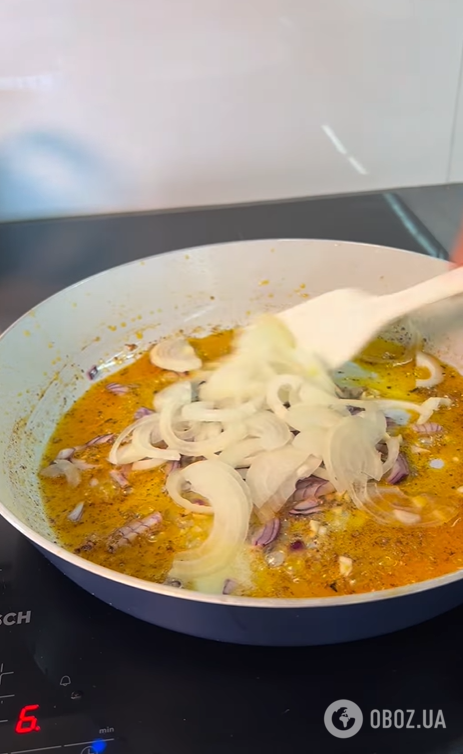 Сочное и очень нежное куриное филе: добавьте грибной соус: добавьте грибной соус