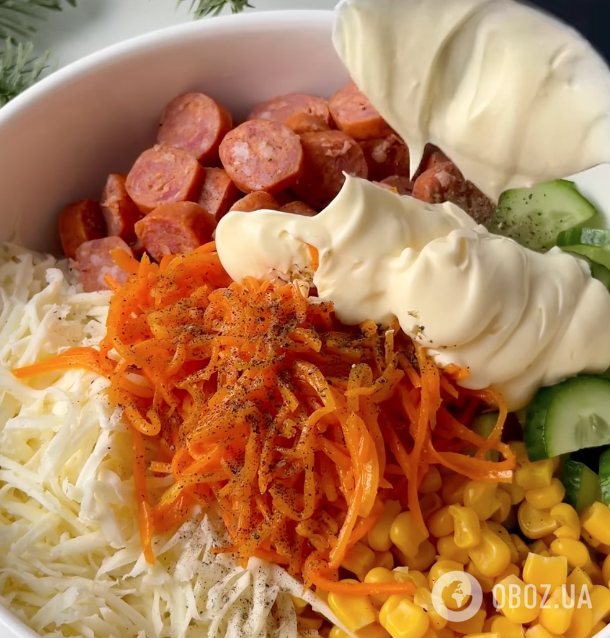 Ситний салат із моркви по-корейськи та копчених ковбасок: найпростіший рецепт страви