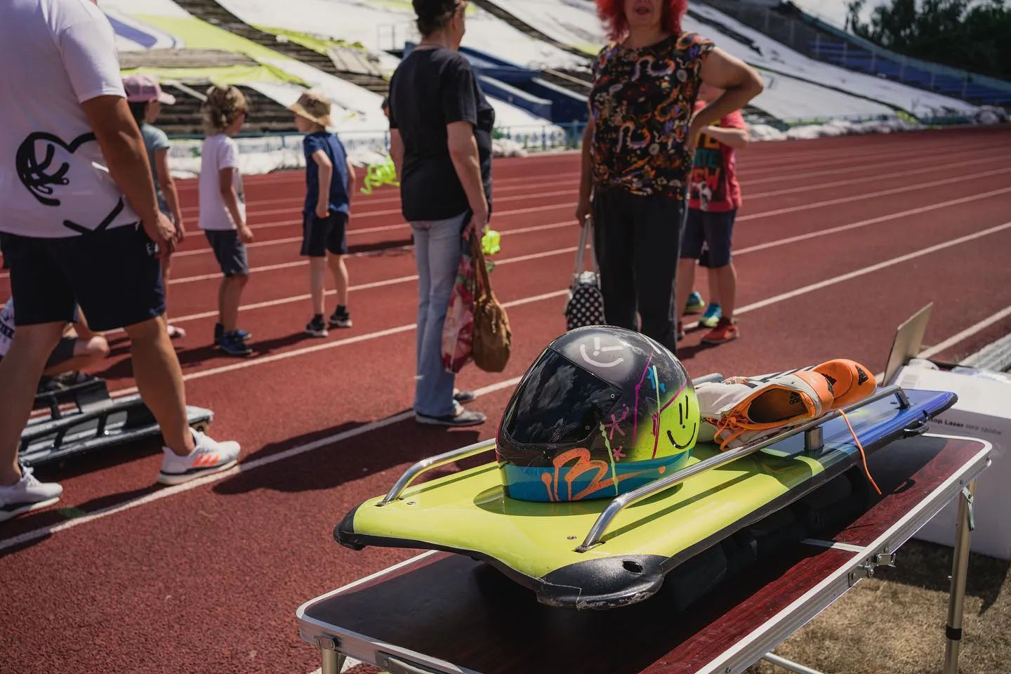 Кто создал шлем скелетониста Гераскевича, который прогремел на весь мир: что известно о художнице