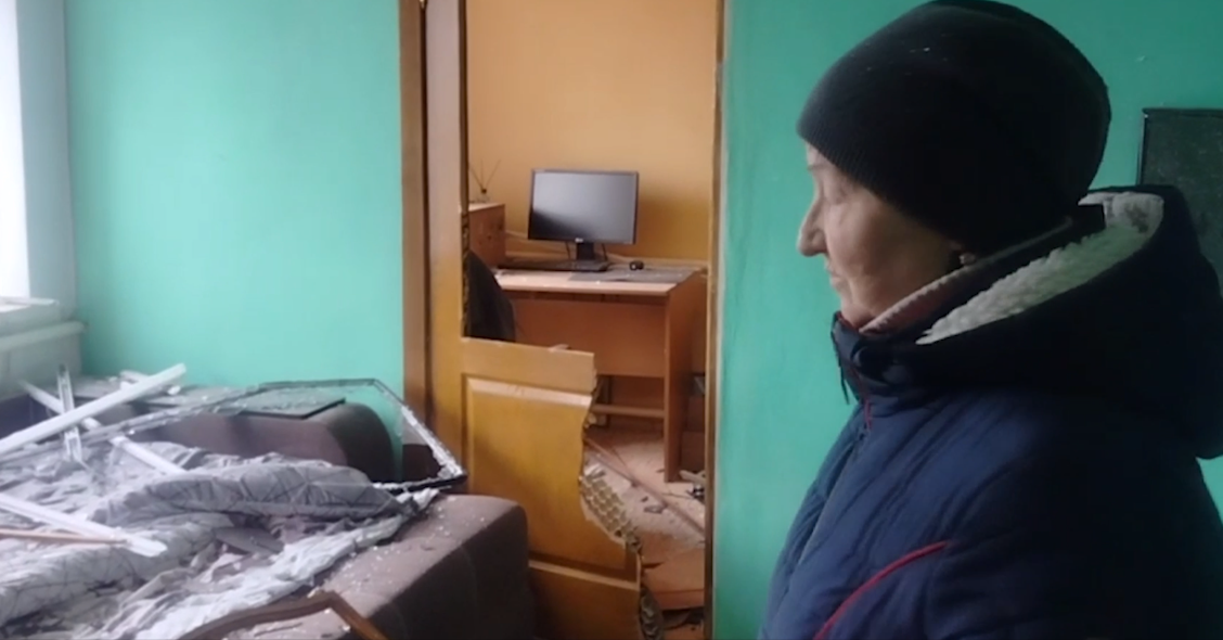 "Аби був на ліжку – уже все йому б було...": мешканка Вільнянська розповіла, як внук дивом врятувався від атаки РФ. Відео