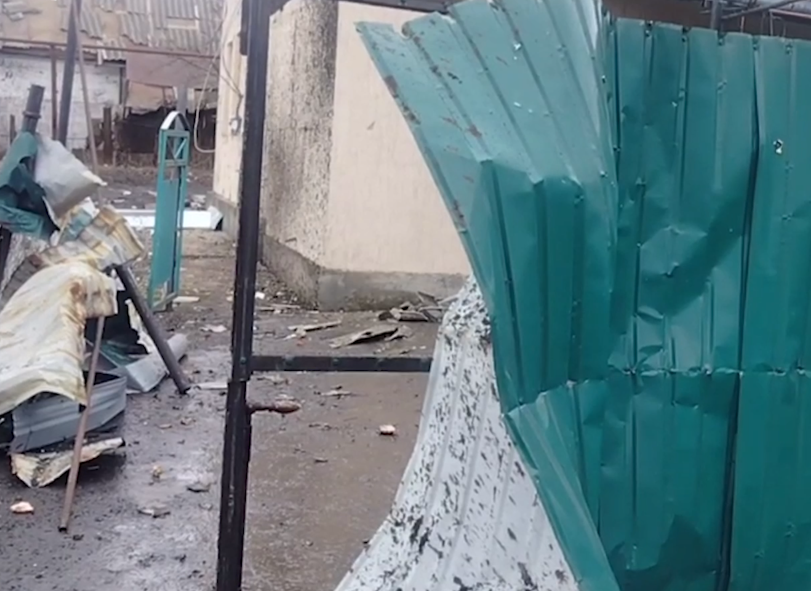 "Аби був на ліжку – уже все йому б було...": мешканка Вільнянська розповіла, як внук дивом врятувався від атаки РФ. Відео