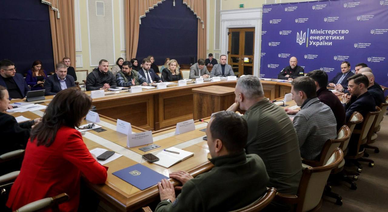 "У більшості зон світло є 3-4 години": Шмигаль розповів про поточну ситуацію з електропостачанням в Україні