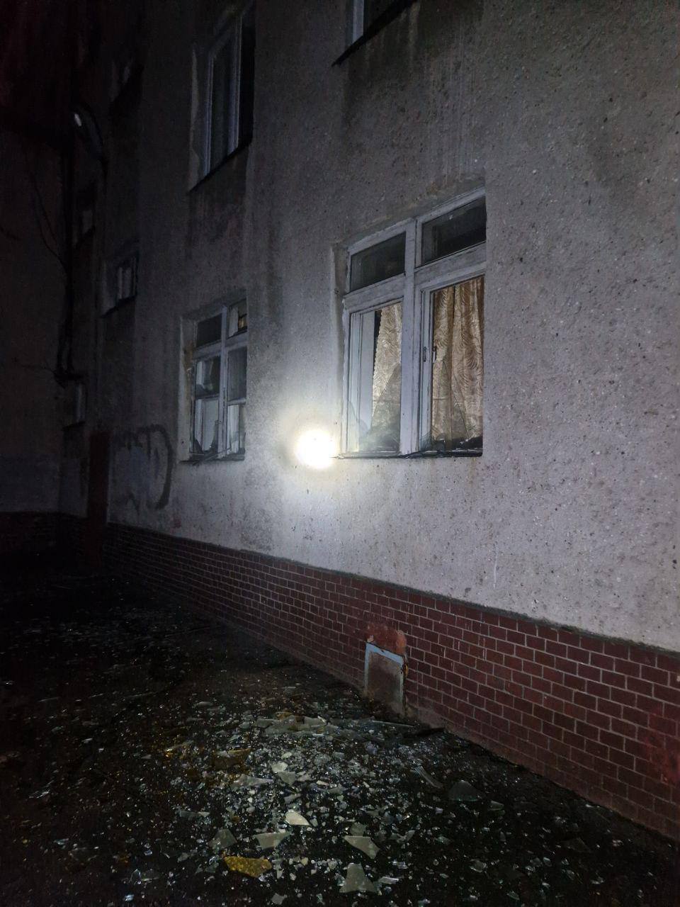 Під ударом були порт, автосалон і будинки: на Одещині внаслідок атаки РФ одна людина загинула, ще шестеро поранені. Фото і відео