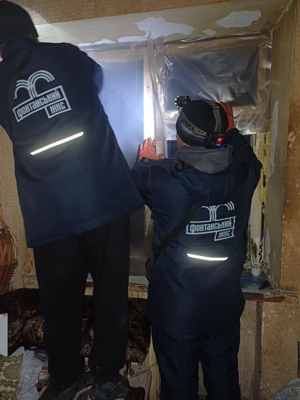 Під ударом були порт, автосалон і будинки: на Одещині внаслідок атаки РФ одна людина загинула, ще шестеро поранені. Фото і відео