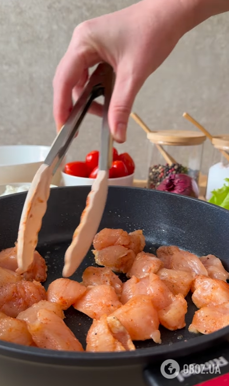 Легкий салат с куриным филе и овощами: чем заправить вместо майонеза