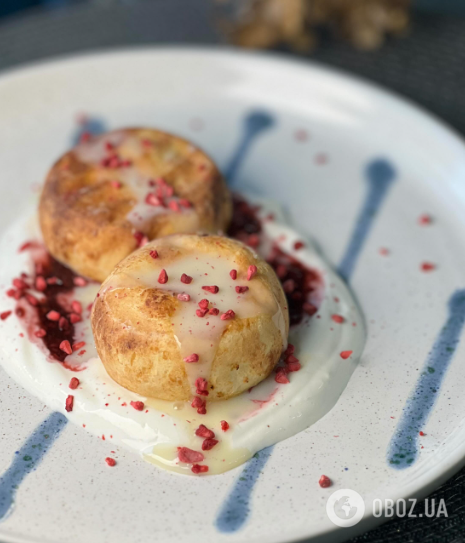 Ніжні всередині і золотисті зверху: як приготувати ідеальні домашні сирники