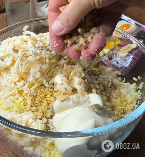 Быстрый салат с морковью и плавленым сыром: готовится 5 минут