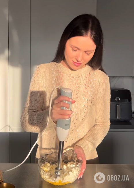 Ніжні всередині і золотисті зверху: як приготувати ідеальні домашні сирники