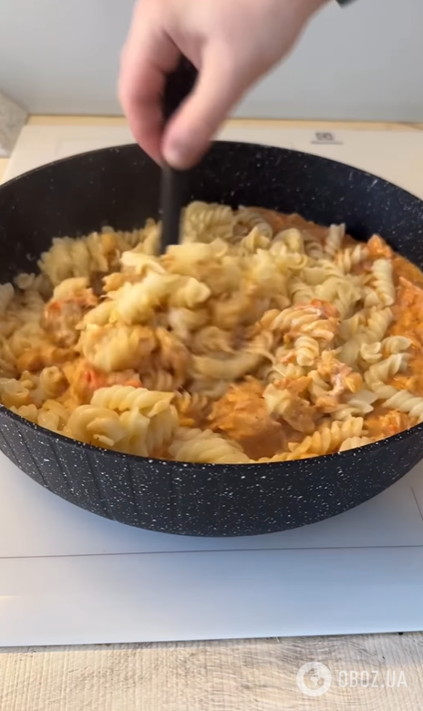 Вкусная паста с тунцом, сливочным сыром и помидорами: как приготовить