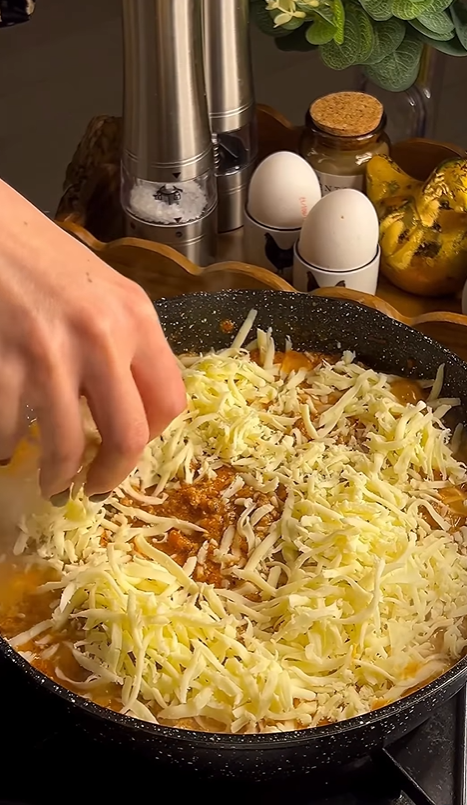 Без духовки: как приготовить быструю и сытную лазанью на ужин