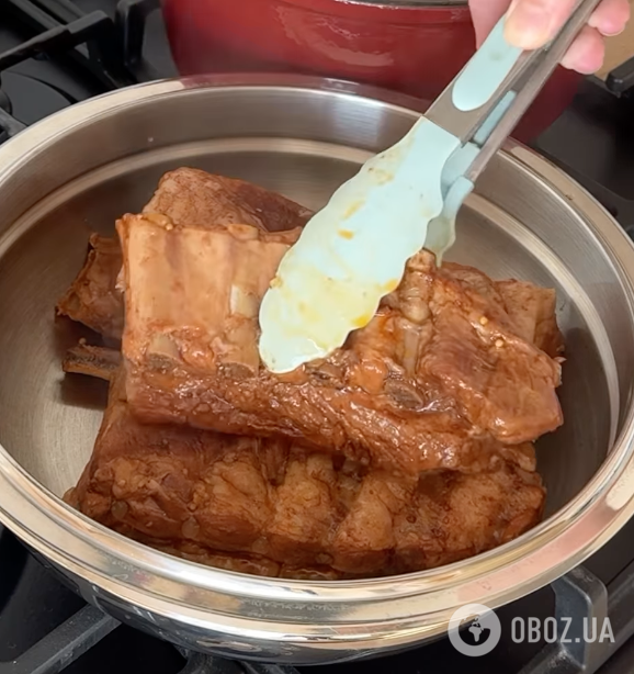 Як смачно запекти свинячі реберця, щоб були соковитими та м'якими: ділимося рецептом