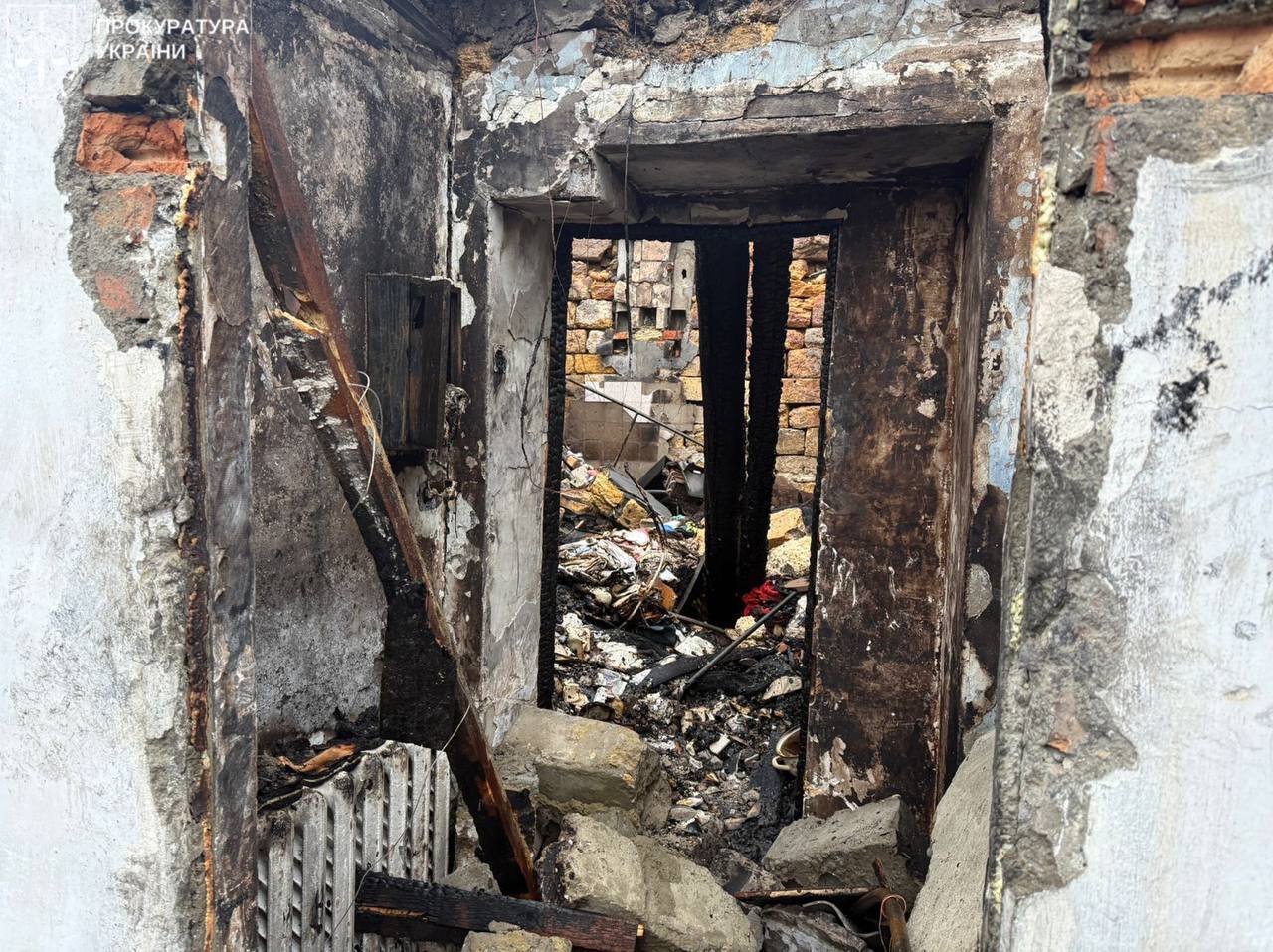 В Одесі окупанти вбили жінку ударом БПЛА по житловому будинку. Фото та відео