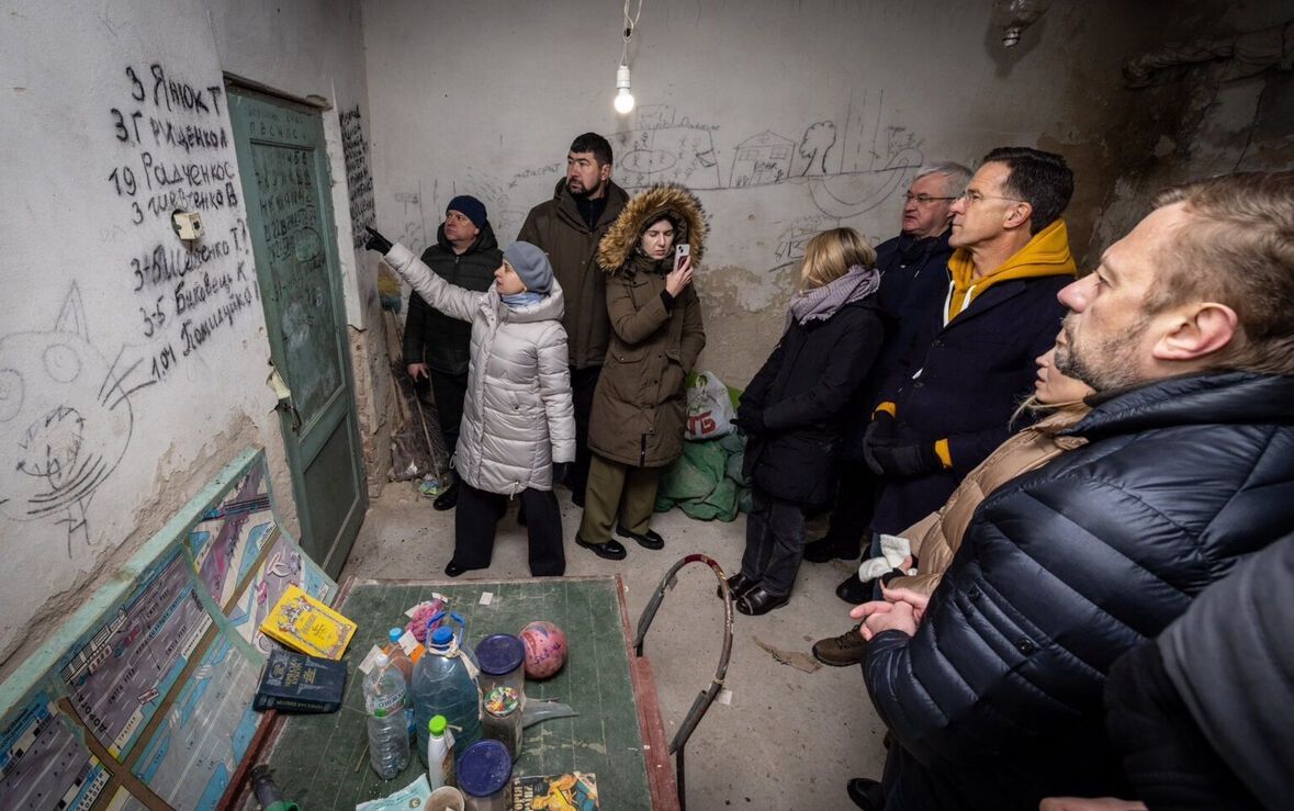 "Подивився в йому в очі": Рютте розповів, яке "послання" отримав від українського пса Патрона. Відео