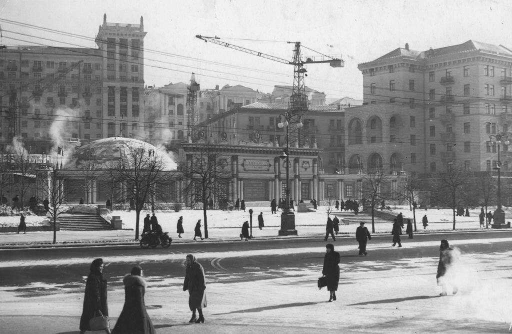 Культовий заклад замість McDonald's: історія та унікальні фото легендарного ресторану "Метро" в центрі Києва